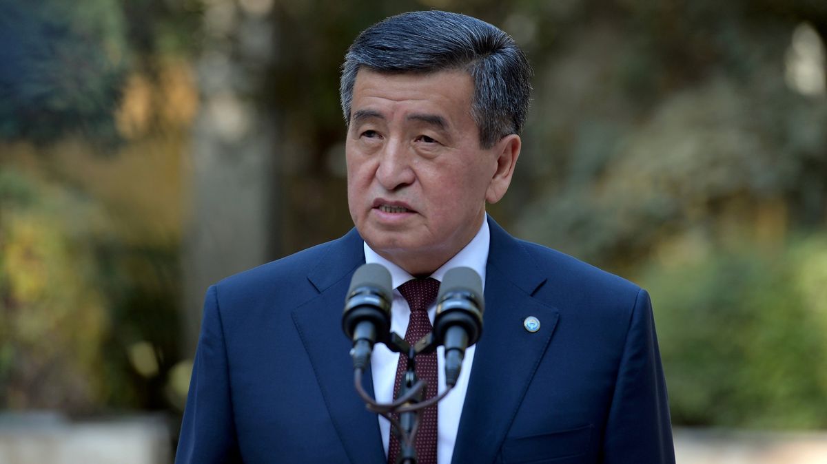Kyrgyzský prezident Žeenbekov oznámil rezignaci